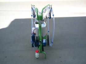 Goat one unit milking machine